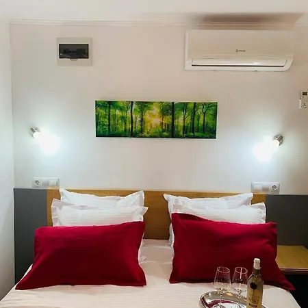 فندق Palace Economy 3*